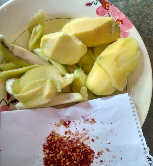 photo-1562602746-f8ae430e10b6